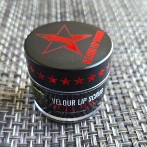 JEFFREE STAR COSMETICS- VELOUR LIP SCRUB
